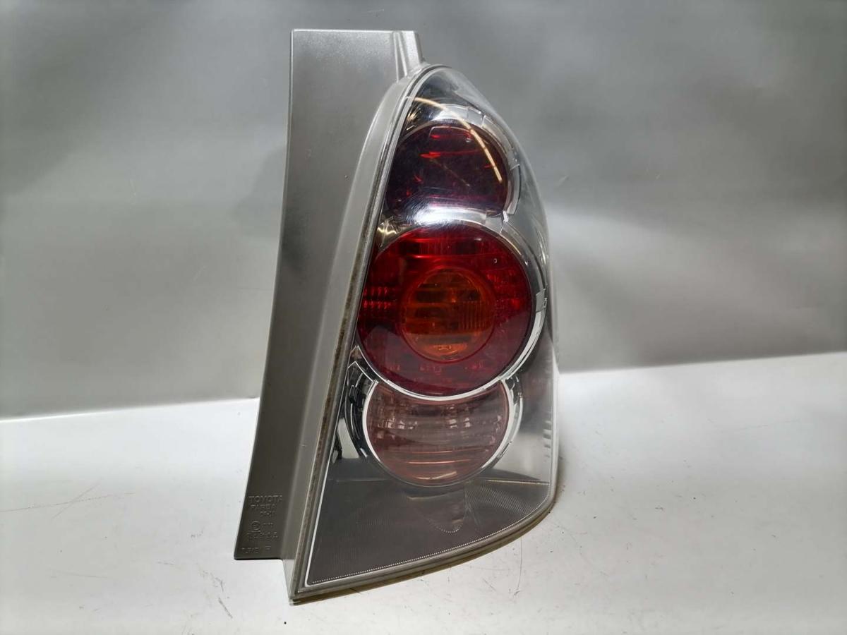 Toyota Corolla Verso original Rücklicht Rückleuchte Schlussleuchte rechts Bj.2004